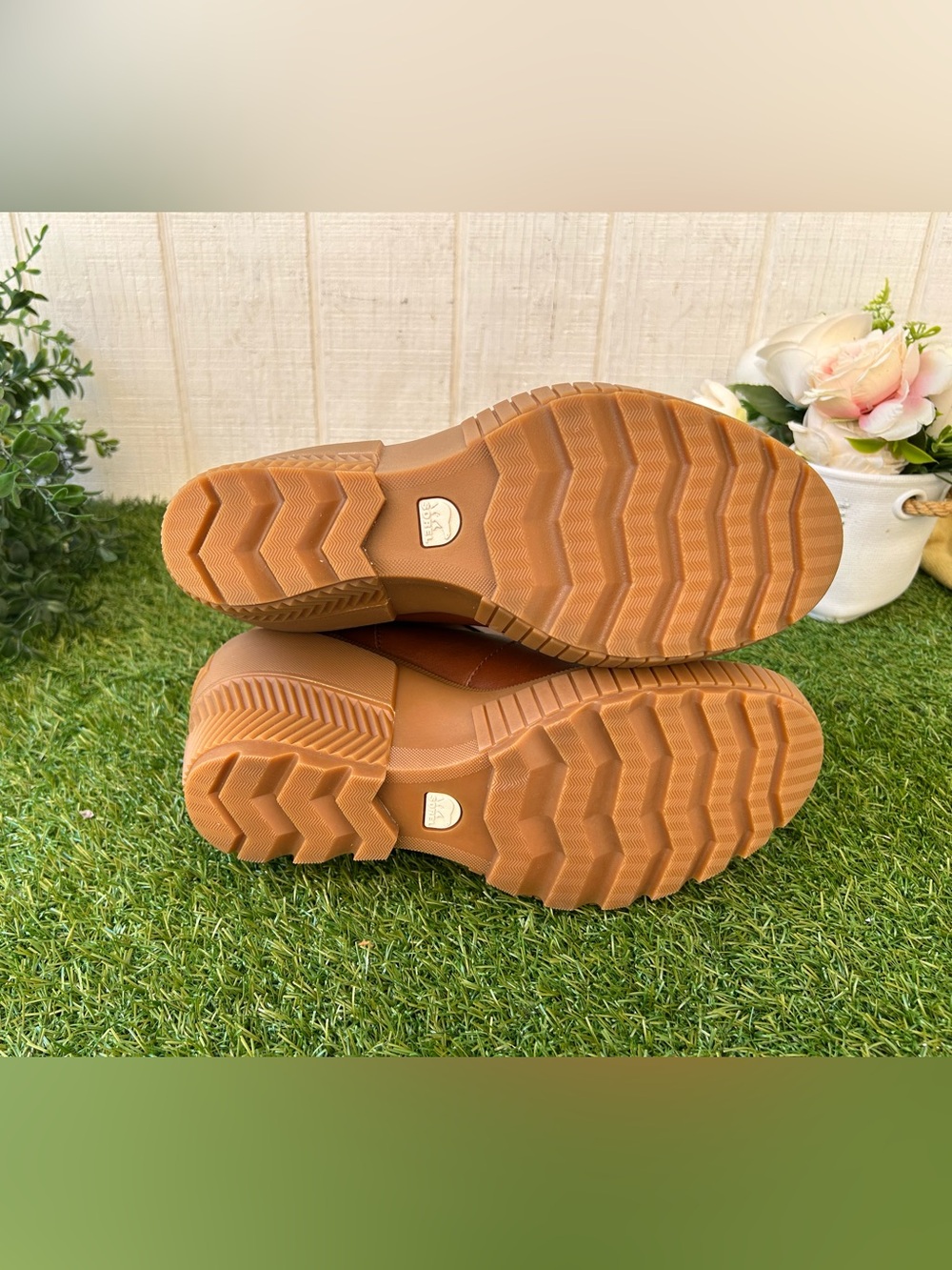 SOREL women 
Ona Ave'' Zip Wedge Booties Color: Velvet Tan, Gum 2 size 9.5 new - Picture 16 of 16